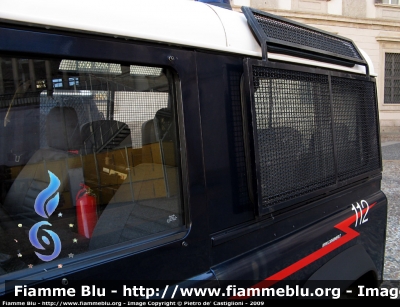 Land Rover Defender 90 SW
Carabinieri
III Battaglione "Lombardia"
particolari delle griglie protettive
CC AE 188

Parole chiave: Festa_Forze_Armate 4_novembre 2009 particolari griglie_protettive Land_Rover Defender_90_SW Carabinieri Milano protetto fuoristrada CCAE188