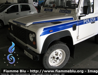 Land Rover Defender 90 SW
Polizia Municipale – Iglesias
CA 685624

Parole chiave: Land_Rover_Defender_90_SW Polizia_Municipale Iglesias CA685624