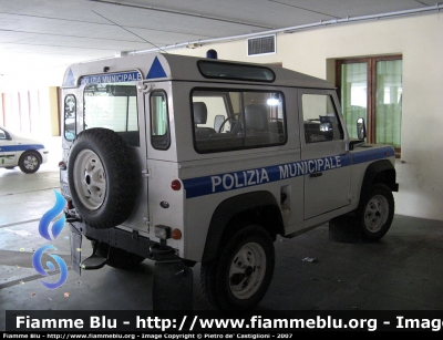 Land Rover Defender 90 SW
Polizia Municipale – Iglesias
CA 685624

Parole chiave: Land_Rover_Defender_90_SW Polizia_Municipale Iglesias CA685624