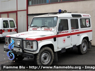 Land Rover Defender 110 SW
Croce Rossa Italiana
Comitato Provinciale di Treviso
Unità cinofila
CRI A 1563
