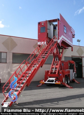 Mercedes-Benz Actros 3341 6x6 II serie
Vigili del Fuoco
Comando Provinciale di Roma
Distaccamento Aeroportuale di Fiumicino
Automezzo Soccorso Aeroportuale allestimento Bai
VF 24754

Parole chiave: Mercedes-Benz Actros_3341_6x6_IIserie VF24754 Reas_2008