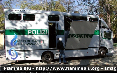 Mercedes-Benz Atego 1223 I serie
Polizia Locale Milano
Nucleo a Cavallo

Parole chiave: Mercedes-Benz Atego_1223_Iserie Polizia_Locale Milano Nucleo_a_Cavallo CT561PG