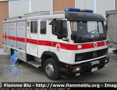 Mercedes-Benz LK 1124F
Croce Rossa Italiana
Comitato Provinciale di Milano
Metropolitan Disaster Unit
CRI A400C

Parole chiave: Mercedes LK MDU CRIA400C Metropolitan_Disaster_Unit