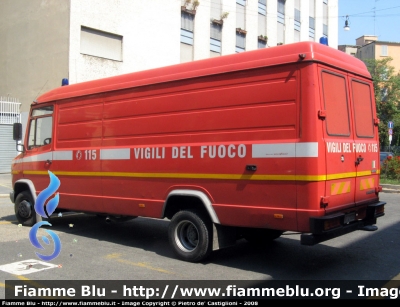 Mercedes-Benz Vario 612D
Vigili del Fuoco
VF 21030

Parole chiave: Mercedes-Benz Vario_612D VF21030 Milano