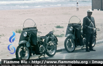 Moto Guzzi Falcone 500
Polizia Stradale
Parole chiave: Moto_Guzzi Falcone_500 Polizia_Stradale