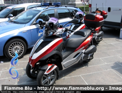 Piaggio MP3 Yourban
Vigili del Fuoco
In scorta al "Giro d'Italia 2011"
VF A0032
Parole chiave: Piaggio MP3_Yourban moto 3_ruote Giro_Italia_2011 VFA0032