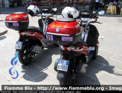 Piaggio MP3 Yourban
Vigili del Fuoco
In scorta al "Giro d'Italia 2011"
VF A0032
VF A0033
Parole chiave: Piaggio MP3_Yourban VFA0033 moto 3_ruote Giro_Italia_2011 VFA0032