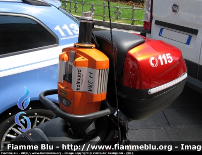 Piaggio MP3 Yourban
Vigili del Fuoco
In scorta al "Giro d'Italia 2011"
VF A0033
Parole chiave: Piaggio MP3_Yourban VFA0033 moto 3_ruote Giro_Italia_2011 divaricatore