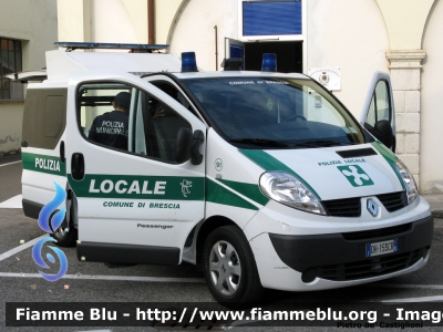 Renault Trafic II serie
Polizia Locale
Comune di Brescia
Open day Polizia Locale Lombardia 2012
Ufficio mobile
DH 153 CR
Parole chiave: Renault Trafic_IIserie Open_day_Polizia_Locale_2012