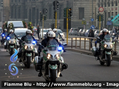 Funerali dell'agente Nicolò Savarino
Funerali dell'agente di Polizia Locale di Milano
Nicolò Savarino 21/01/2012
Parole chiave: Funerali_Savarino corteo_funebre PL Polizia_Locale lutto Milano Lombardia (MI) Moto_Guzzi Norge