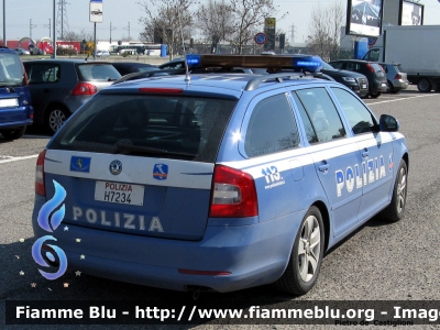 Skoda Octavia Wagon III serie
Polizia di Stato
Polizia Stradale in servizio sulla rete autostradale di Autostrade per l'Italia (A1 Milano - Bologna)
POLIZIA H7234
Parole chiave: Skoda Octavia_Wagon_IIIserie POLIZIAH7234