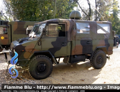 Iveco VM90
Esercito Italiano
1° Reggimento Trasmissioni
stazione radio HF
EI BG 704

Parole chiave: Iveco VM90 EI Servizio_Telecomunicazioni EIBG704 festa_forze_Armate_2008