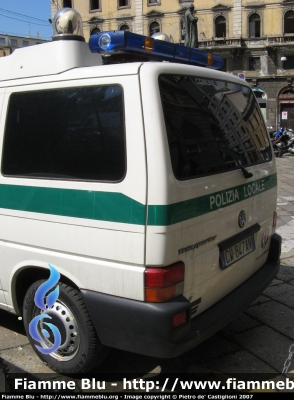 Volkswagen Transporter T4
Polizia Locale Milano
veicolo elettrico
CW 847 AN

Parole chiave: Polizia_Locale Milano Volkswagen_T4_restye veicolo_elettrico Unità_Mobile_Videosorveglianza CW847AN