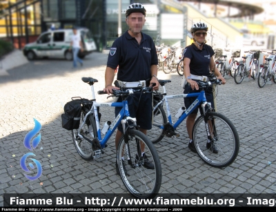 mountain bike
Polizia Locale
Brescia
primo giorno del nuovo servizio
(ancora con le precedenti divise
della Polizia Municipale)
Parole chiave: mountain_bike Polizia_Locale Brescia BS PL Polizia_Municipale bicicletta