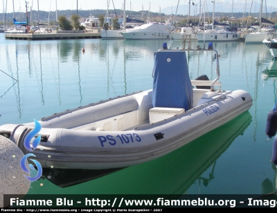 Gommone
Polizia di Stato
Polizia del Mare
PS 1073
Parole chiave: Gommone PS1073