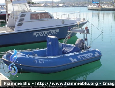 Gommone
Polizia di Stato
Polizia del Mare
PS 677
Parole chiave: Gommone PS677