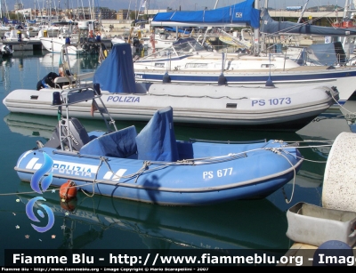 Gommone
Polizia di Stato
Polizia del Mare
PS 677
Parole chiave: Gommone PS677