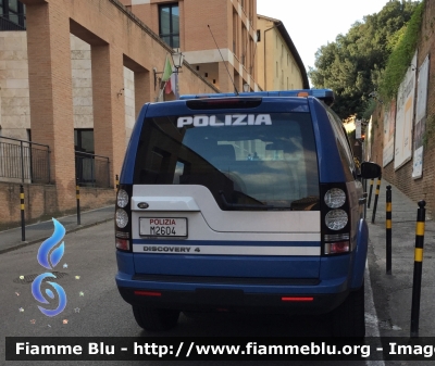 Land Rover Discovery 4
Polizia di Stato
Squadra Volante
Unità Operativa di Primo Intervento
POLIZIA M2604
