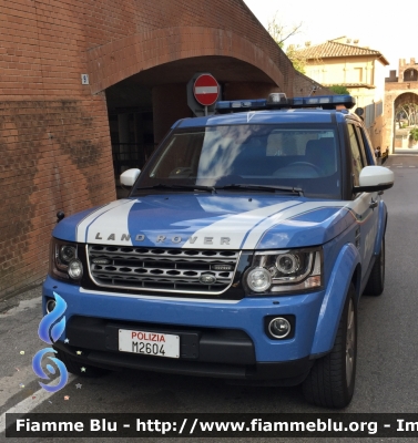 Land Rover Discovery 4
Polizia di Stato
Squadra Volante
Unità Operativa di Primo Intervento
POLIZIA M2604
