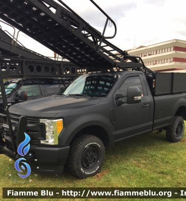 Ford F250 Super Duty
Carabinieri
2° Brigata Mobile
Carabinieri Paracadutisti
Gruppo Intervento Speciale
Parole chiave: Gis_carabinieri