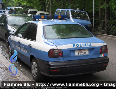 Fiat Marea Berlina I serie
Polizia di Stato
Squadra Volante
particolare con bandierina Italiana e scritta BC60
POLIZIA E2290
Parole chiave: Fiat Marea_Berlina_Iserie PoliziaE2290 Festa_della_Polizia_2006