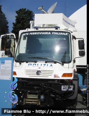 Mercedes-Benz Unimog U500
Polizia di Stato
Polizia Ferroviaria
Parole chiave: Mercedes-Benz Unimog_U500 Festa_della_polizia_2006