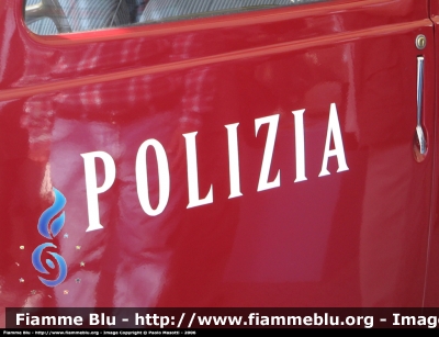 Fiat 1100 E
Polizia di Stato
Particolare della Scritta sulla Portiera
POLIZIA 14184
Parole chiave: Fiat 1100_E Polizia14184 Festa_della_Polizia_2006