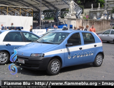 Fiat Punto II Serie
Polizia di Stato
POLIZIA F0464

Parole chiave: Fiat Punto_IISerie PoliziaF0464 Festa_della_Polizia_2006