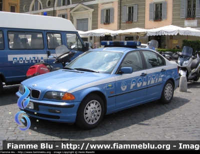 Bmw 320 E46
Polizia di Stato 
Reparto Prevenzione Crimine 
Parole chiave: Bmw 320_E46 PoliziaD9801 Festa_della_polizia_2007