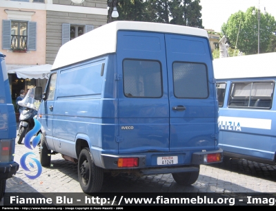 Iveco Daily II Serie
Polizia di Stato
POLIZIA A1249

Parole chiave: Iveco Daily_IISerie PoliziaA1249 Festa_della_Polizia_2006