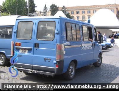 Fiat Ducato 4x4 II Serie
Polizia di Stato
Reparto Mobile
POLIZIA D5602
Parole chiave: Fiat Ducato_4x4_IISerie PoliziaD5602 Festa_della_Polizia_2006