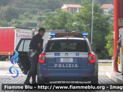 Skoda Octavia Wagon III serie
Polizia di Stato
Polizia Stradale in servizio sulla rete autostradale di Autostrade per l'Italia (A14 Bologna - Taranto)
POLIZIA H7213
Parole chiave: Skoda Octavia_Wagon_IIIserie POLIZIAH7213