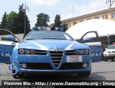 Alfa Romeo 159
Polizia di Stato
squadra volante
Polizia F4220
Parole chiave: Alfa-Romeo 159 PoliziaF4220 festa_polizia_2006