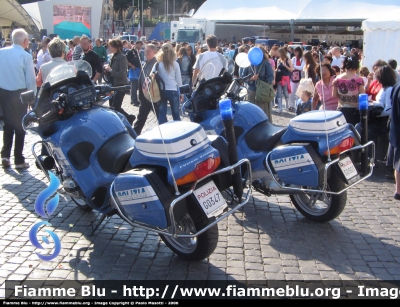 BMW R850RT II Serie
Polizia di Stato
Polizia Stradale RIPS
POLIZIA G0347
POLIZIA G0901
Parole chiave: BMW R850RT_IISerie PoliziaG0347 PoliziaG0901 Festa_della_Polizia_2006