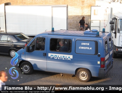 Fiat Ducato II serie
Polizia di Stato
Unità cinofila
Polizia D2792
Parole chiave: Fiat Ducato_IIserie PoliziaD2792 Festa_della_polizia_2006