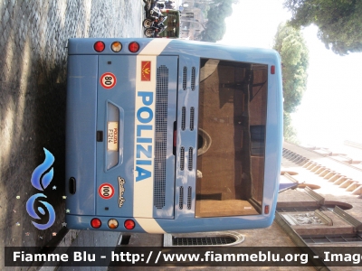 Irisbus Dallavia Tiziano
Polizia di Stato
Reparto Mobile
POLIZIA F1214
Parole chiave: Irisbus Dallavia Tiziano POLIZIAF1214