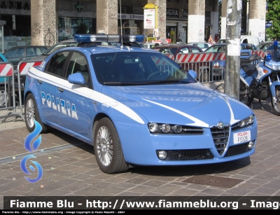 Alfa Romeo 159
Polizia di Stato
Squadra Volante
POLIZIA F5328
Parole chiave: Alfa-Romeo 159 PoliziaF5328 Festa_della_Polizia_2007