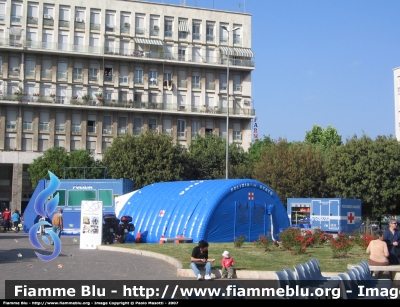 Posto Medico Avanzato
Polizia di Stato
Servizio Sanitario
Parole chiave: Posto_Medico_Avanzato Festa_della_Polizia_2007