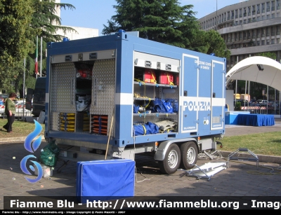 Posto Medico Avanzato
Polizia di Stato
Servizio Sanitario
Sala Operativa
POLIZIA G9044
Parole chiave: Posto_Medico_Avanzato PoliziaG9044 Festa_della_Polizia_2007