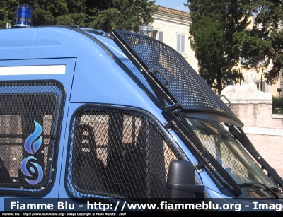 Iveco Daily IV Serie
Polizia di Stato
Reparto Mobile
Particolare delle Grate di Protezione
POLIZIA F3764
Parole chiave: Iveco Daily_IVSerie PoliziaF3764 Festa_della_Polizia_2007