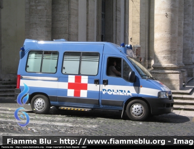 Fiat Ducato III Serie
Polizia di Stato
Servizio Sanitario
Allestimento Bollanti Veicoli Sanitari
POLIZIA F4076
Parole chiave: Fiat Ducato_IIISerie Ambulanza Bollanti PoliziaF4076 Festa_della_Polizia_2007