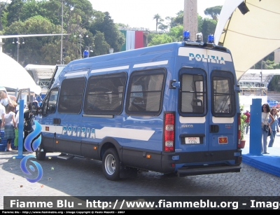 Iveco Daily IV Serie
Polizia di Stato
Reparto Mobile
POLIZIA F3764
Parole chiave: Iveco Daily_IVSerie PoliziaF3764 Festa_della_Polizia_2007