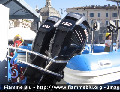 Stilmar 680
Polizia di Stato
Polizia del Mare
Particolare del Gruppo Motore
Parole chiave: Gommone_Stilmar_680 Festa_della_Polizia 2007