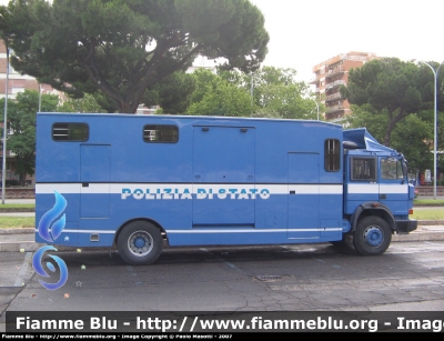 Iveco 175-24
Polizia di Stato
Reparto a Cavallo
Polizia 70443
Parole chiave: Iveco 175-24 Polizia70443