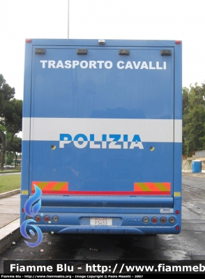 Iveco EuroCargo 160E28 II serie
Polizia di Stato
Reparto a Cavallo
Polizia F5453
Parole chiave: Iveco EuroCargo_160E28_IIserie PoliziaF5453