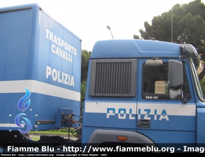 Iveco TurboStar 190-42
Polizia di Stato
Reparto a Cavallo
Polizia 78501
Parole chiave: Iveco TurboStar_190-42 Polizia78501