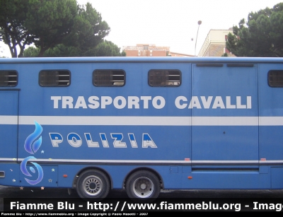 Iveco TurboStar 190-42
Polizia di Stato
Reparto a Cavallo
Polizia 78501
Parole chiave: Iveco TurboStar_190-42 Polizia78501