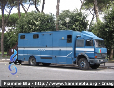 Iveco 175-24
Polizia di Stato
Reparto a Cavallo
Polizia 70444
Parole chiave: Iveco 175-24 Polizia70444