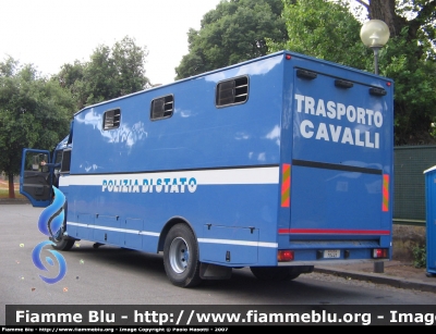 Iveco 175-24
Polizia di Stato
Reparto a Cavallo
Polizia 70443
Parole chiave: Iveco 175-24 Polizia70443