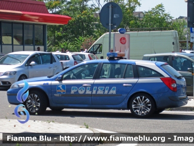 Renault Laguna Grandtour II serie
Polizia di Stato
Polizia Stradale in servizio sulla rete di Autostrade per l'Italia
POLIZIA F5663
Parole chiave: Renault Laguna_Grandtour_IIserie POLIZIAF5663